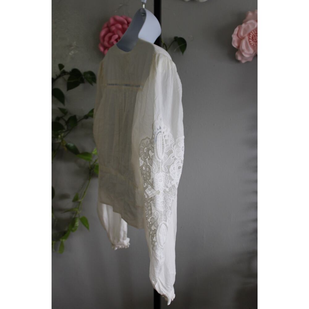 FARM Rio White Embroidered Lace Cropped Blouse Size L| NWT | MSRP $176 - Picture 12 of 16